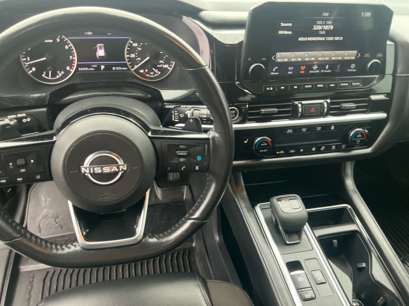 2023 Nissan Pathfinder SL