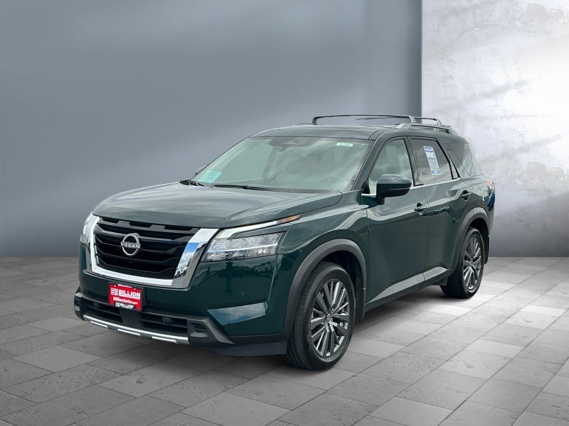 2023 Nissan Pathfinder SL 4WD's photo