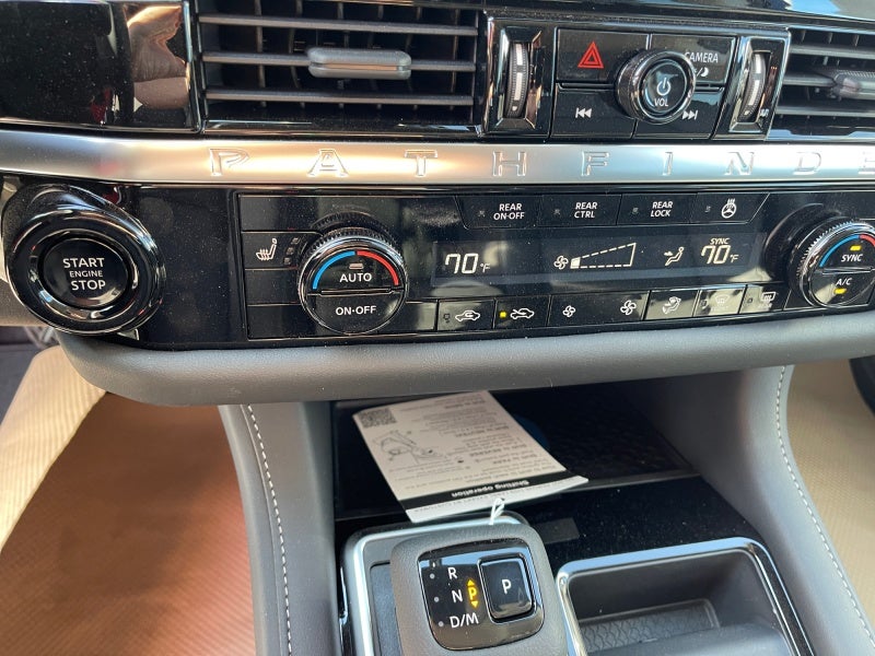 2026 Nissan Pathfinder SL