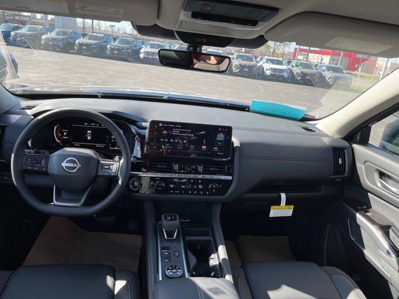 2026 Nissan Pathfinder SL