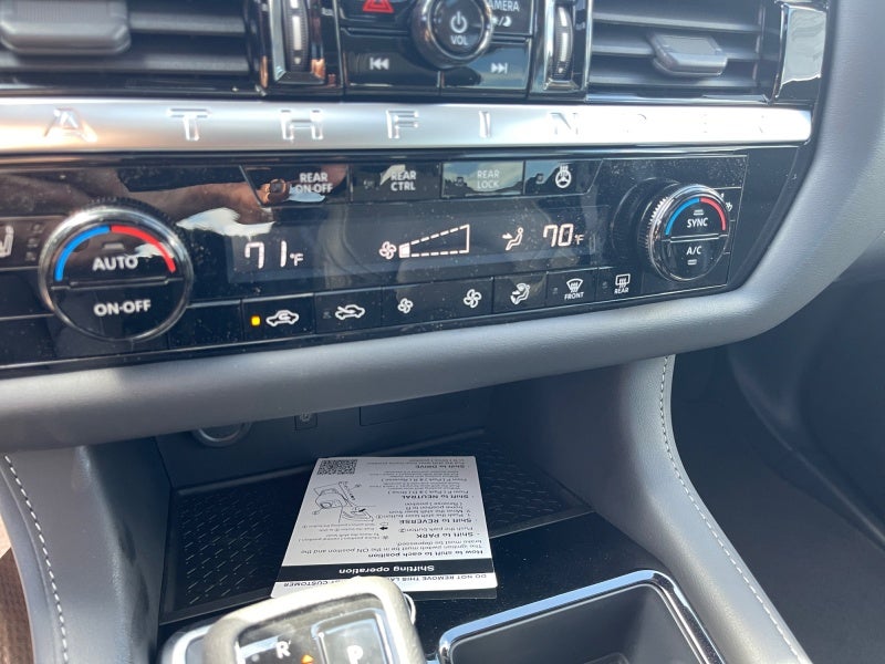 2026 Nissan Pathfinder SL