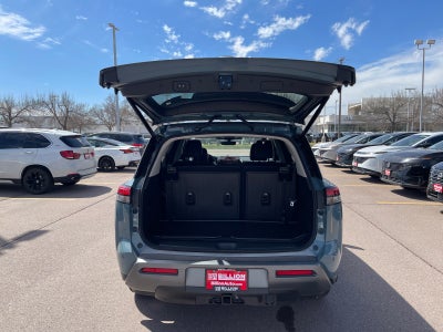 2026 Nissan Pathfinder SL