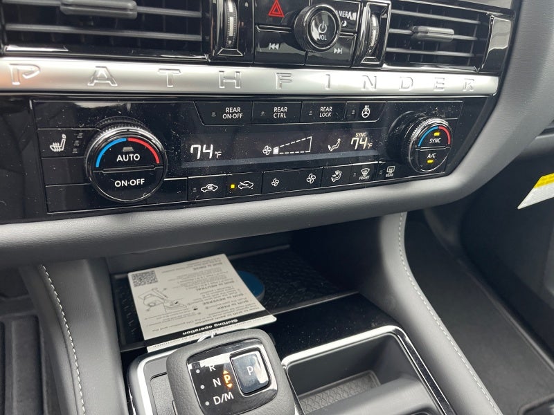 2026 Nissan Pathfinder SL