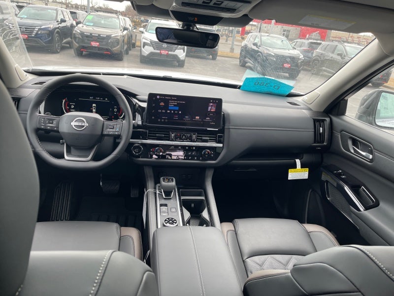 2026 Nissan Pathfinder Platinum