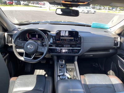 2022 Nissan Pathfinder Platinum