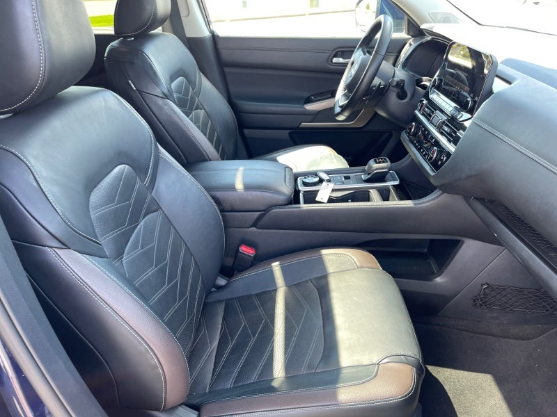 2022 Nissan Pathfinder Platinum