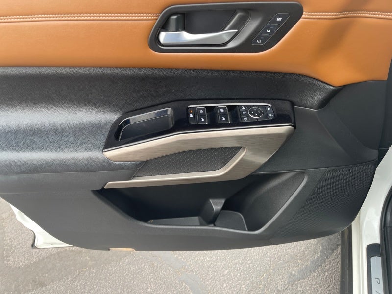2022 Nissan Pathfinder Platinum