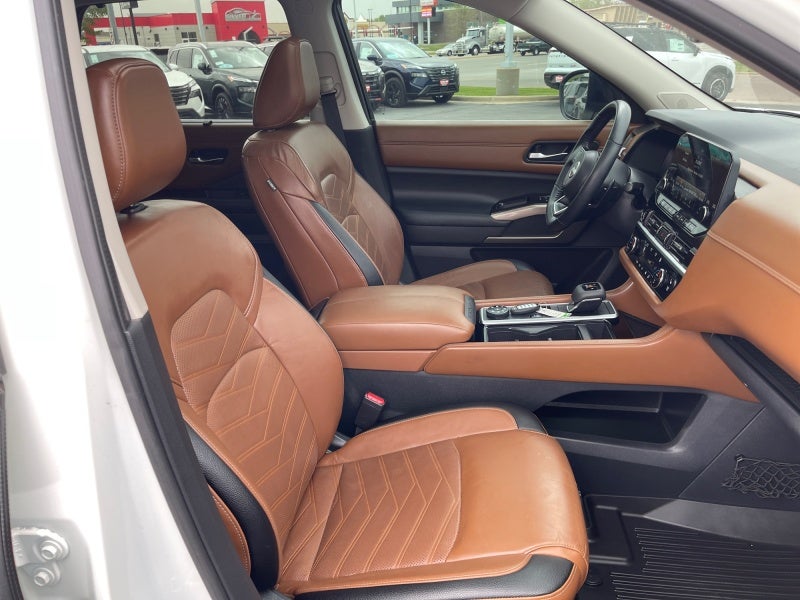 2022 Nissan Pathfinder Platinum