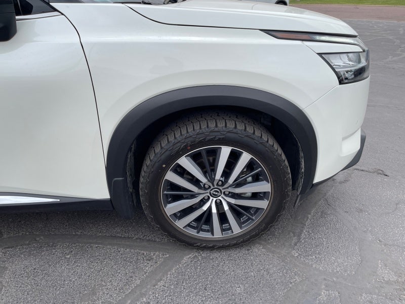 2022 Nissan Pathfinder Platinum