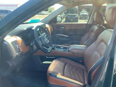 2025 Nissan Pathfinder Platinum