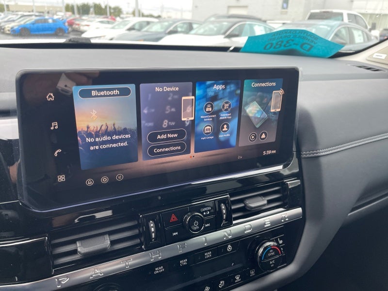 2026 Nissan Pathfinder Platinum