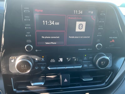 2022 Toyota Highlander Hybrid XLE