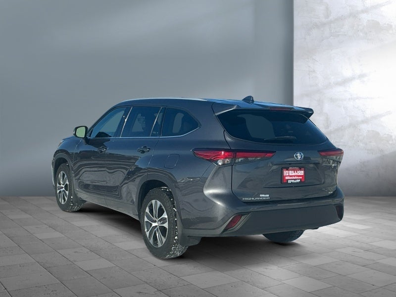 2022 Toyota Highlander Hybrid XLE