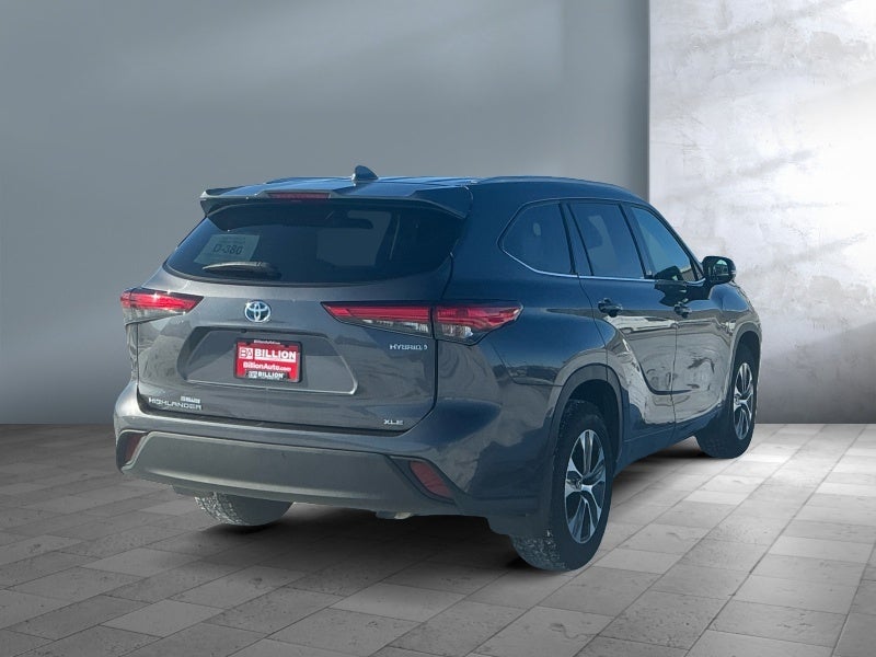 2022 Toyota Highlander Hybrid XLE