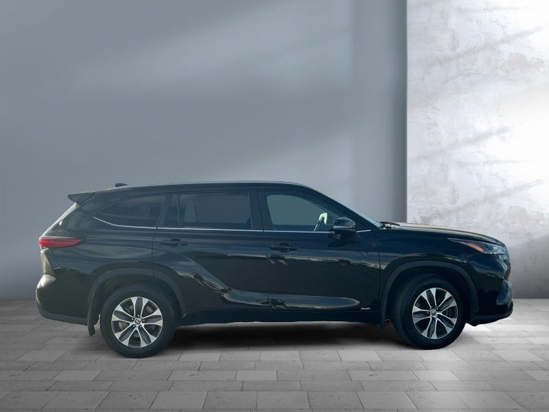 2023 Toyota Highlander Hybrid XLE