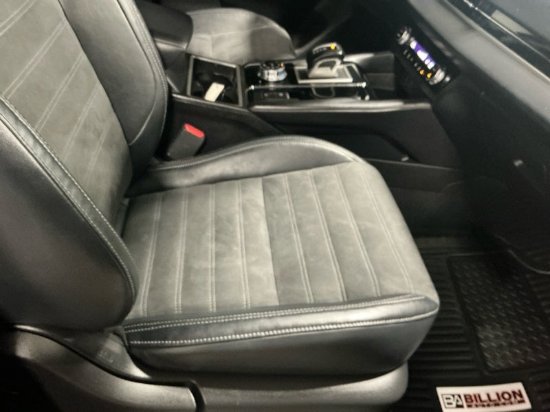 2023 Mitsubishi Outlander SE Black Edition