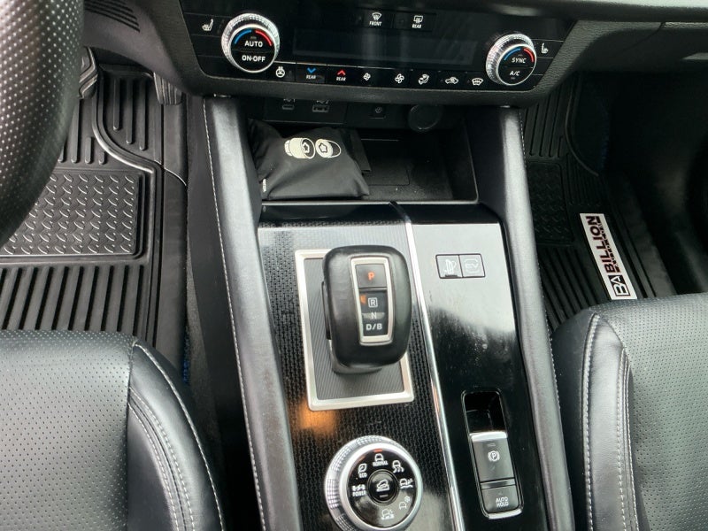 2025 Mitsubishi Outlander Plug-In Hybrid SEL Black Edition
