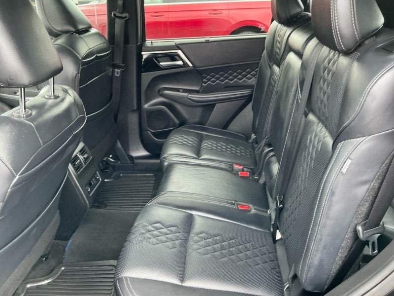 2025 Mitsubishi Outlander Plug-In Hybrid SEL Black Edition