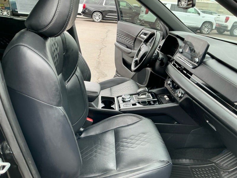 2025 Mitsubishi Outlander Plug-In Hybrid SEL Black Edition