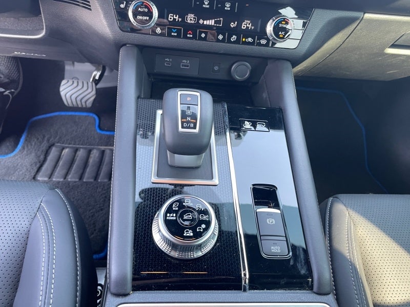 2025 Mitsubishi Outlander Plug-In Hybrid SEL Black Edition