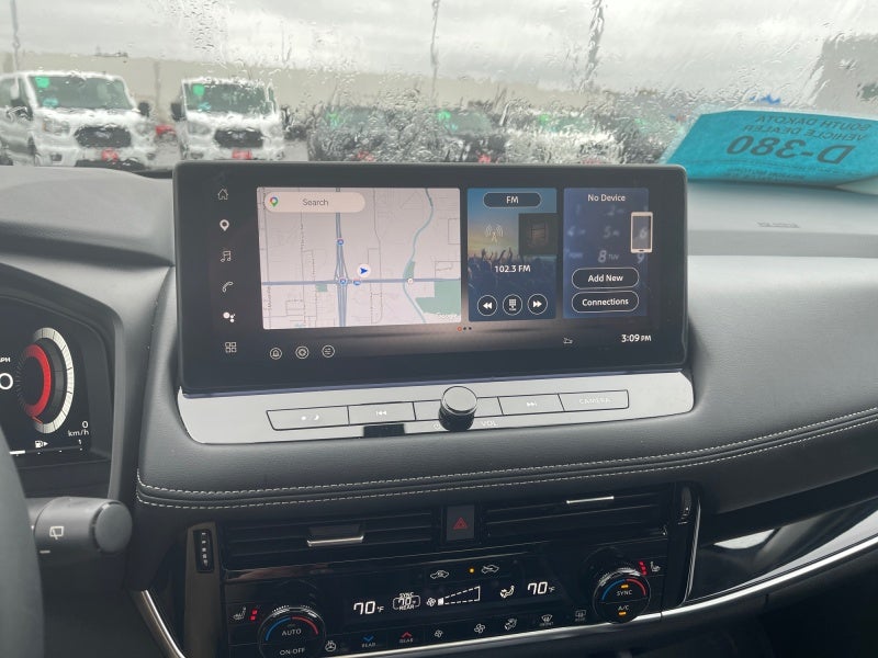 2025 Nissan Rogue SL