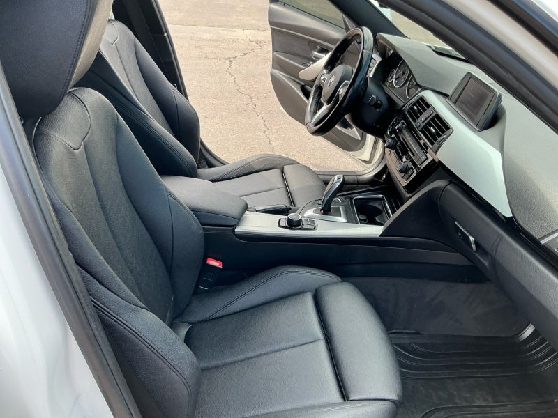 2018 BMW 3 Series 320i xDrive