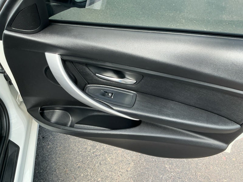 2018 BMW 3 Series 320i xDrive